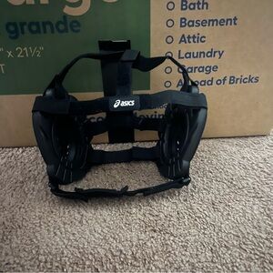 ASICS wrestling headgear